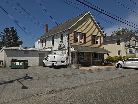 2nd image of 275 E 17th St