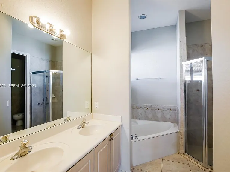 18686 SW 132nd Ave #O — Photo 17