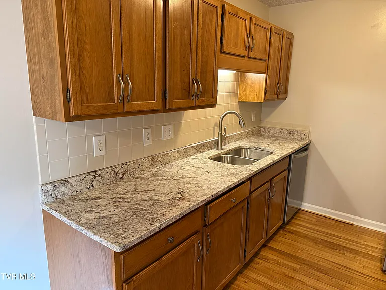 2503 Lakeview Dr #13 — Photo 6