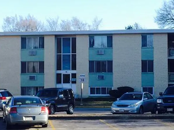 18 Nelson Dr APT 1E, Randolph, MA 02368