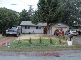 3106 N Alder St, La Grande, OR 97850