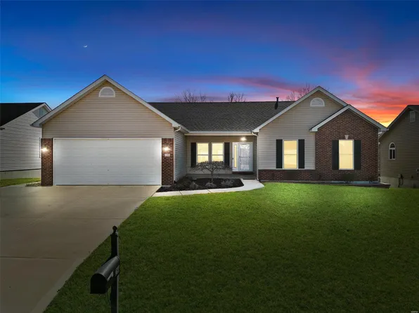 298 Royallsprings Pkwy, Dardenne Prairie, MO 63368