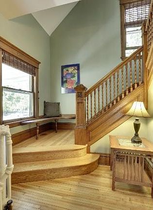 3rd image of 2421 Lyndale Ave S
