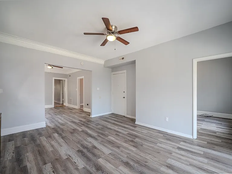 7916 S Throop St — Photo 5