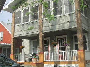 927 S 36th St, Omaha, NE 68105