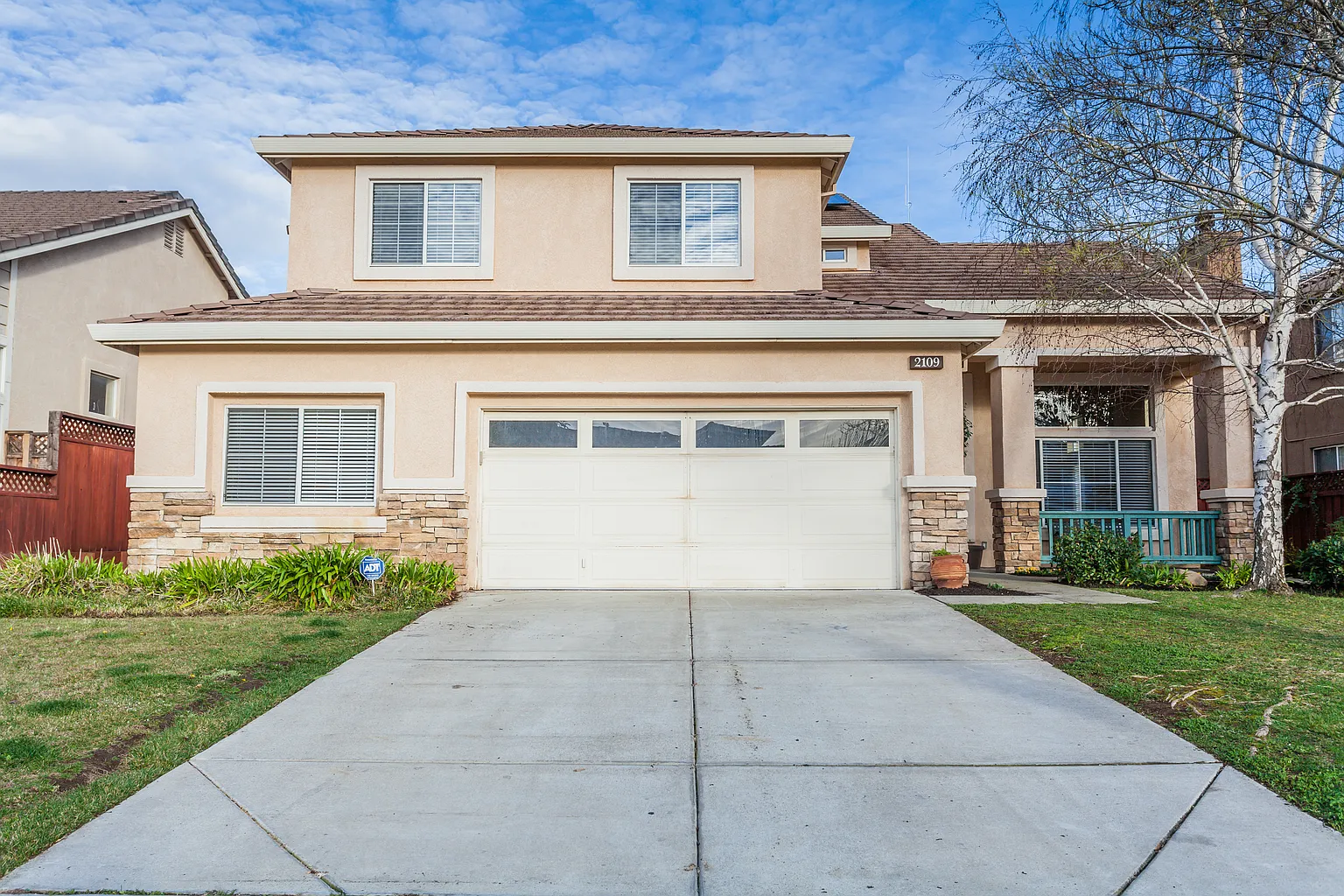 2109 Spruce Way photo 1