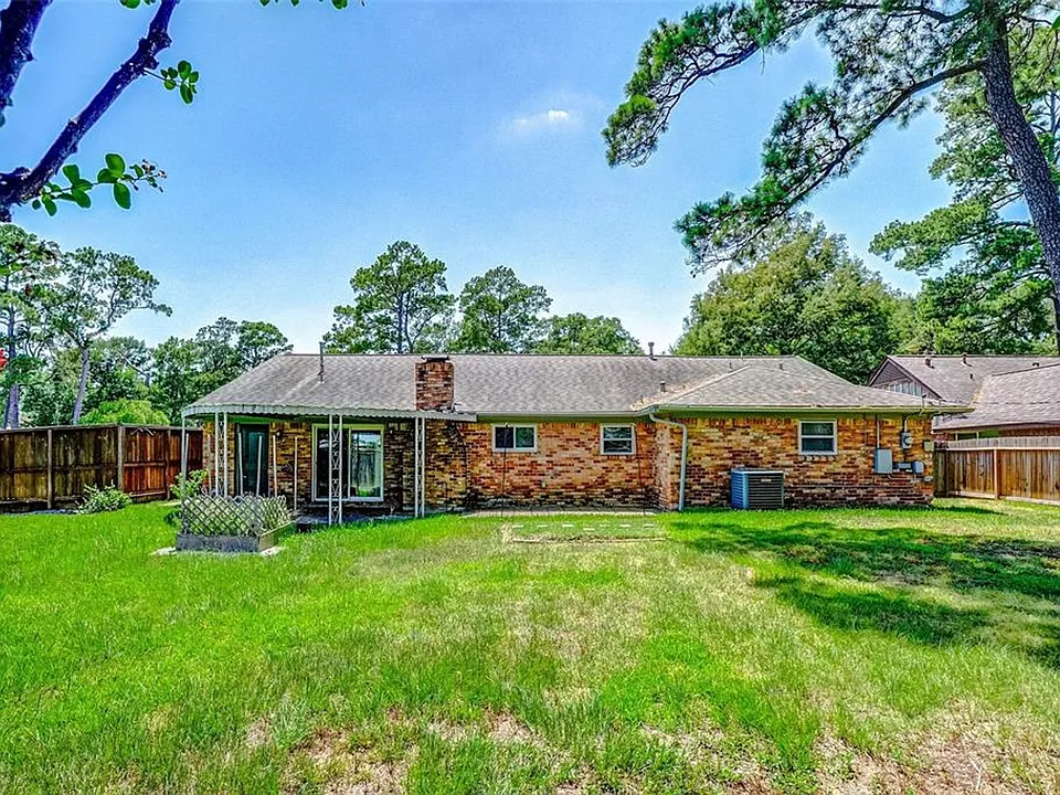 1202 Shadeland Dr