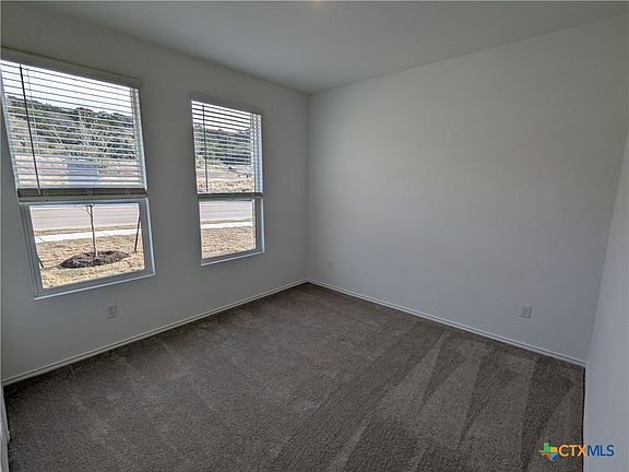 2nd image of 915 Bobby Lou Ln