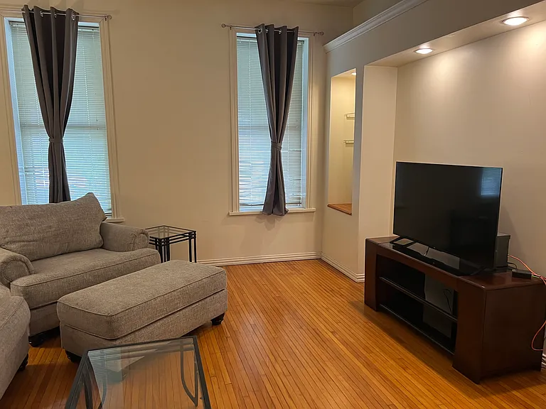 1308 State St — Photo 3