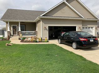 336 Hillside Dr, Eldridge, IA 52748
