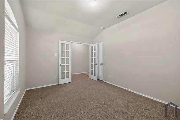 4 bed, 1755 sqft, $2,500 — Photo 4