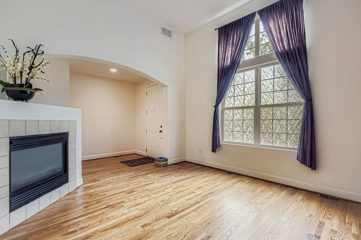 3 bed, 2268 sqft, $2,600 — Photo 4