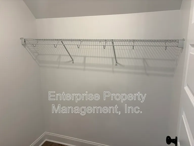 564 Holden Dr — Photo 29