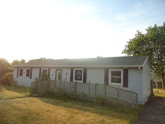 4th image of 476 Farmdale Ave