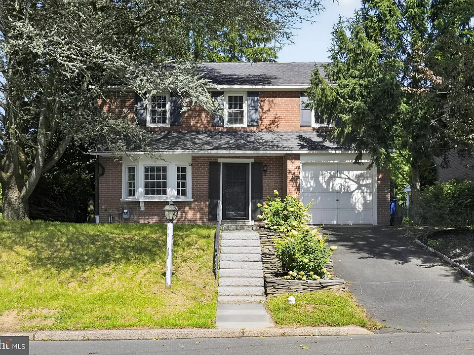 216 Huron Ave