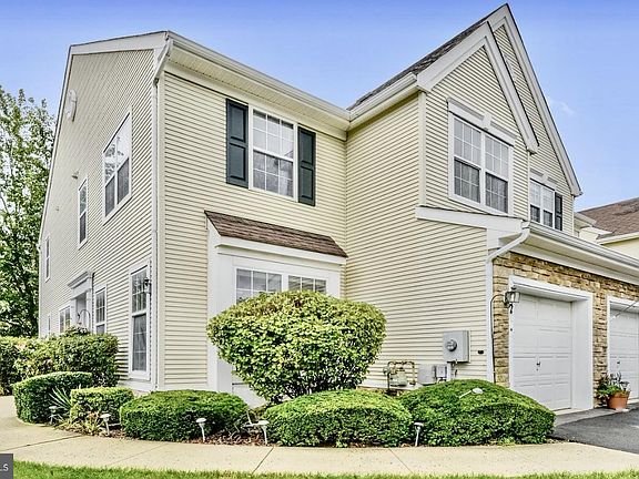 4th image of 101 Dahlia Cir