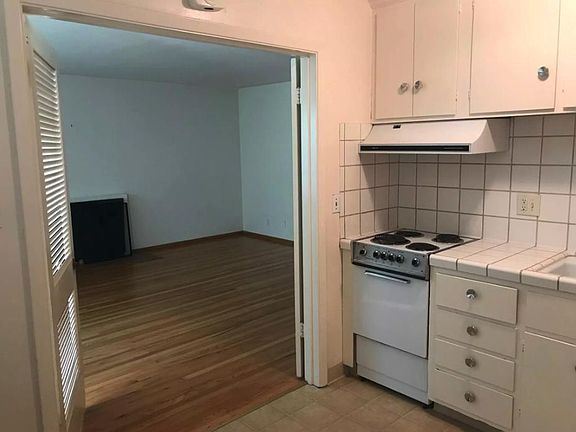 3rd image of 1301 Cherry St
