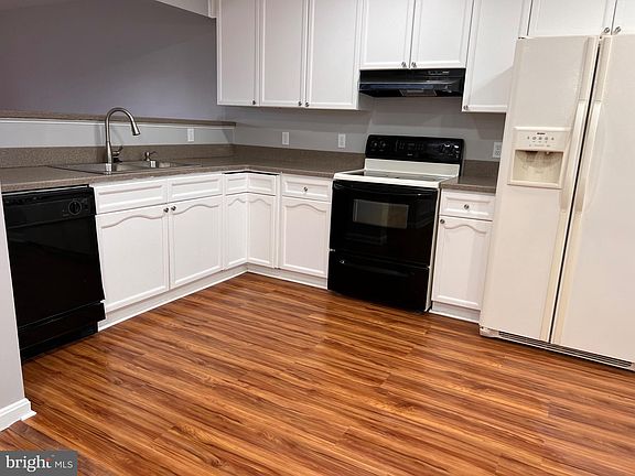 4th image of 11304 Kings Crest Ct