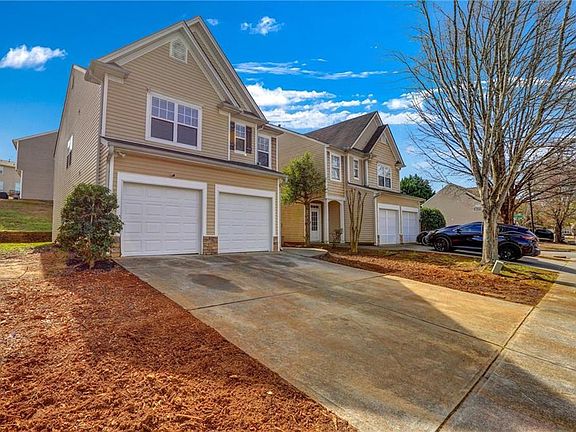 3rd image of 517 Pond Lillies Rd