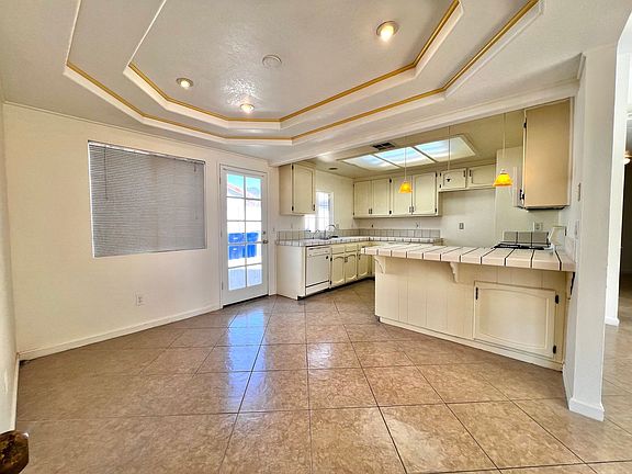 2nd image of 2554 Poppy Dr