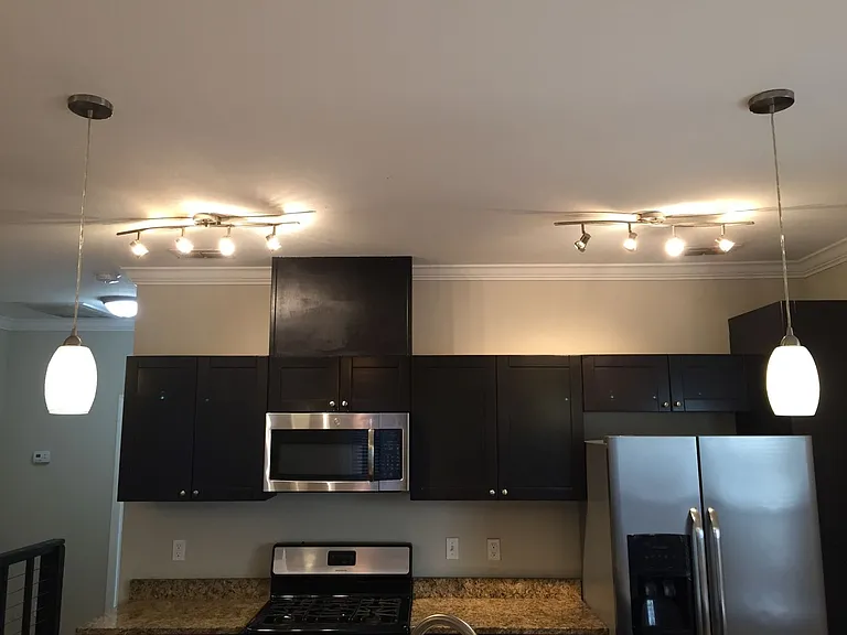 1315 N. Duval Street — Photo 18