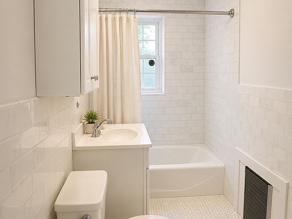 3rd image of 23 Hammond Pond Pkwy APT 4