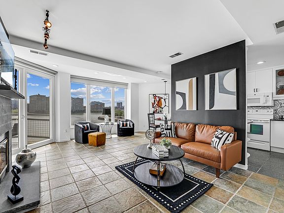 4th image of 600 Harbor Blvd Unit 926