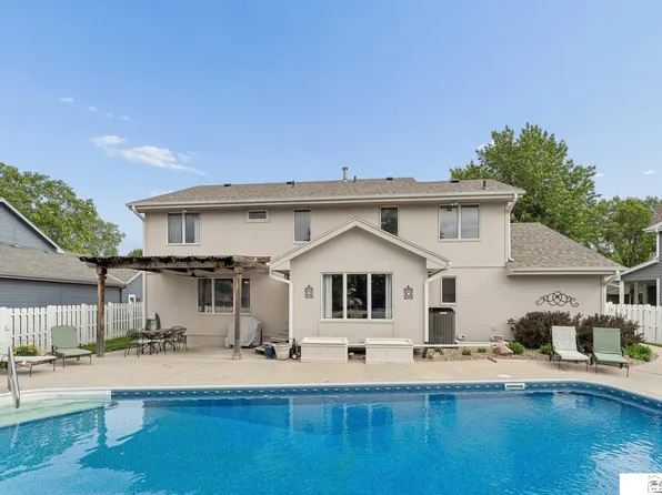 20757 Ginkgo Cir, Elkhorn, NE 68022