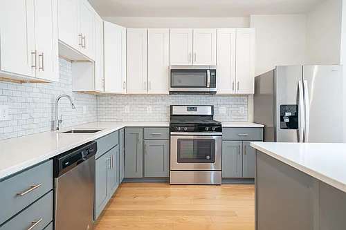 19 East Photo 1
