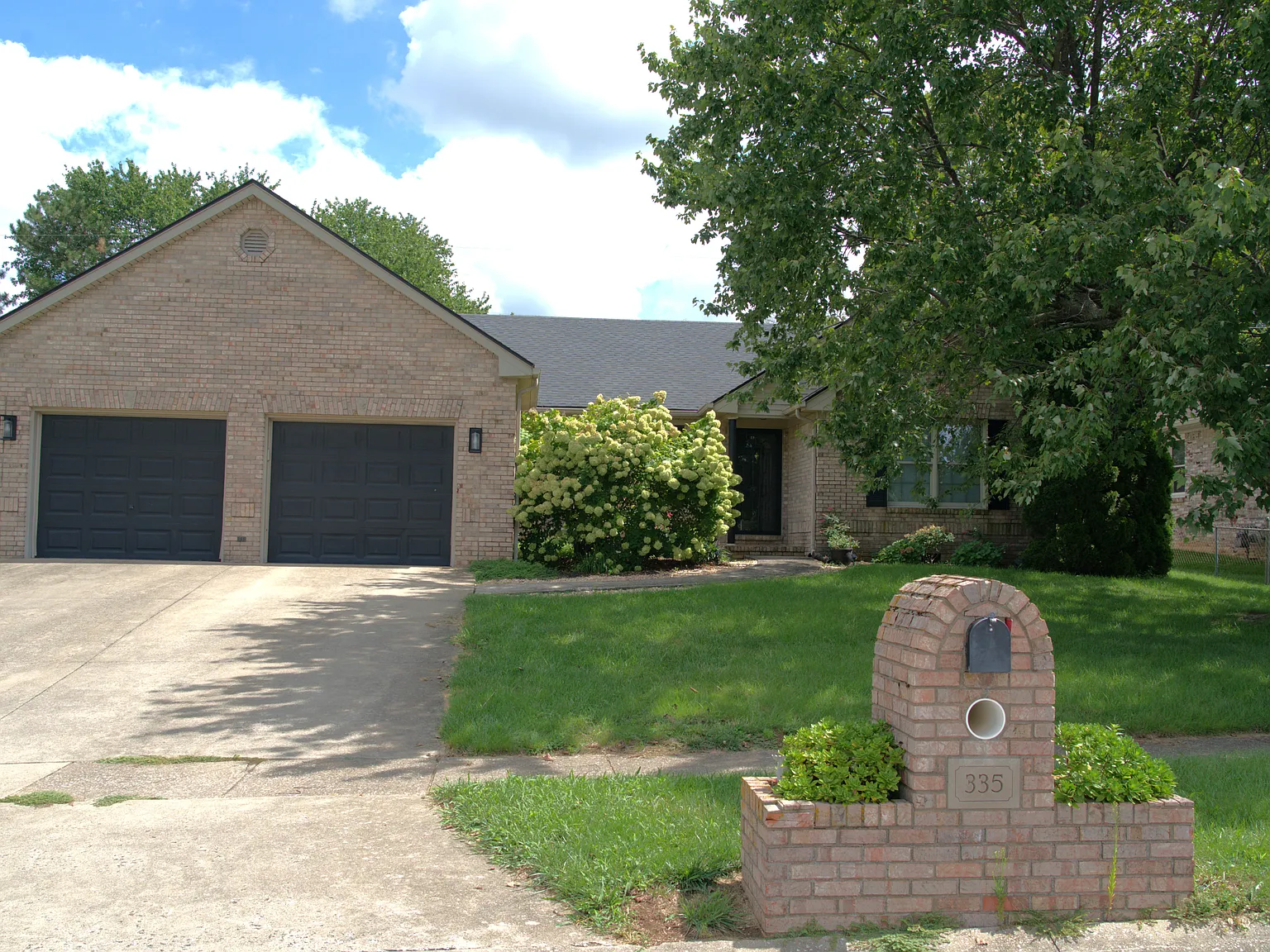 2 bed, 1600 sqft, $1,900 — Photo 3