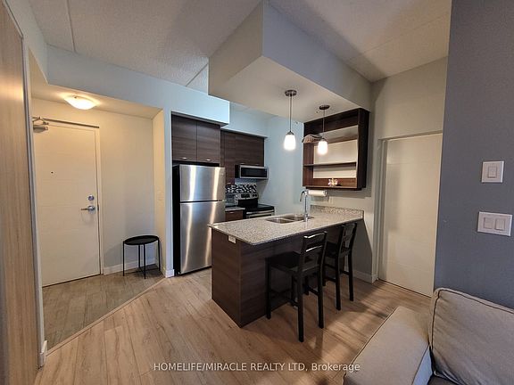 3rd image of 318 Spruce St #503