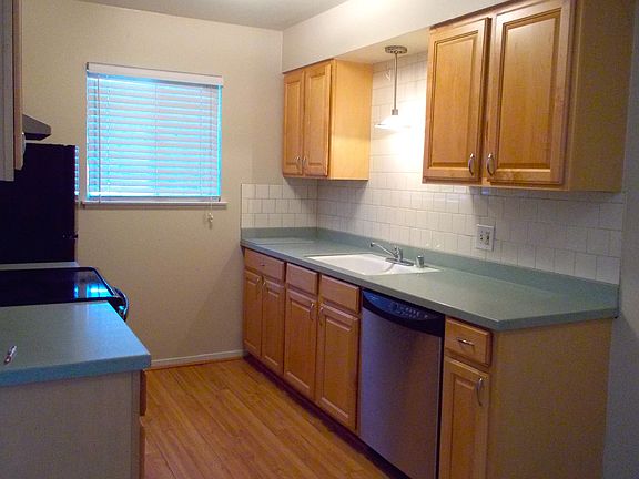 4th image of 3211 N Wishon Ave