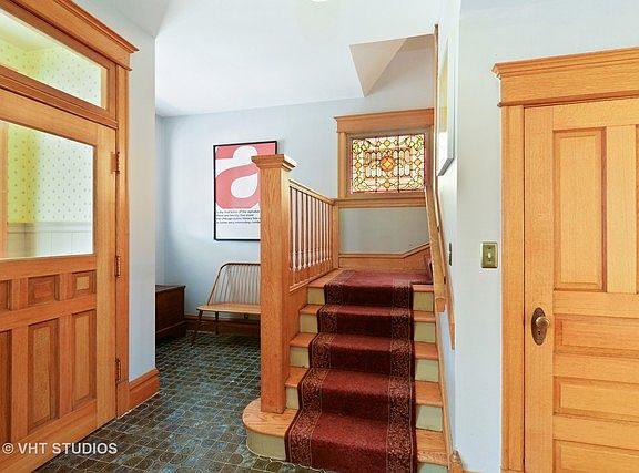 2nd image of 5253 N Lakewood Ave