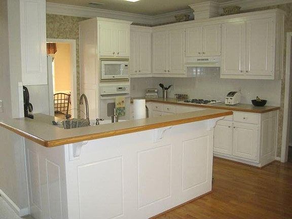 3rd image of 741 Lynn Milam Ln