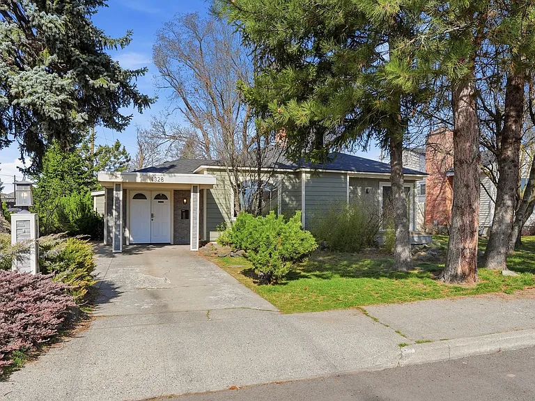 1328 W Gordon Ave — Photo 1