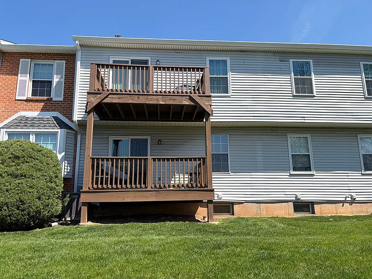 421 Wendover Dr #126B — Photo 2