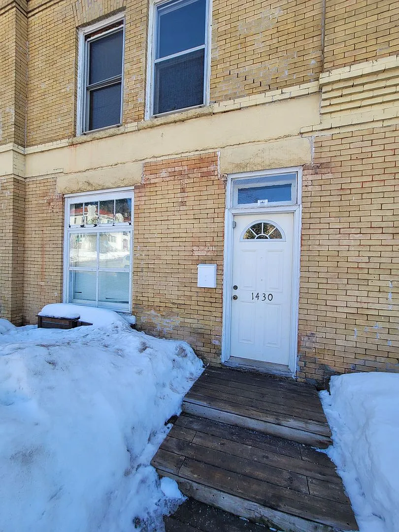 Duluth MN - 4 Bed - 1 Bath — Photo 1