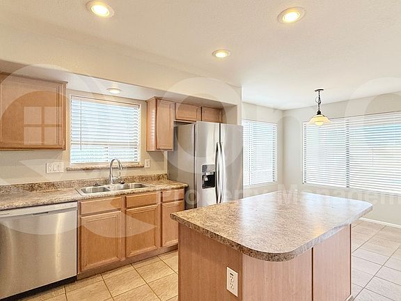 5th image of 42606 W Chambers Dr