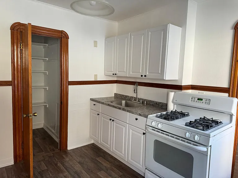 19 Ingersoll Ave #2 — Photo 18