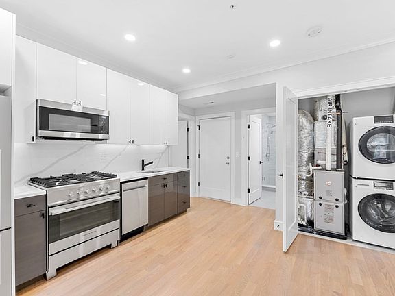 2nd image of 523 Newbury St #4