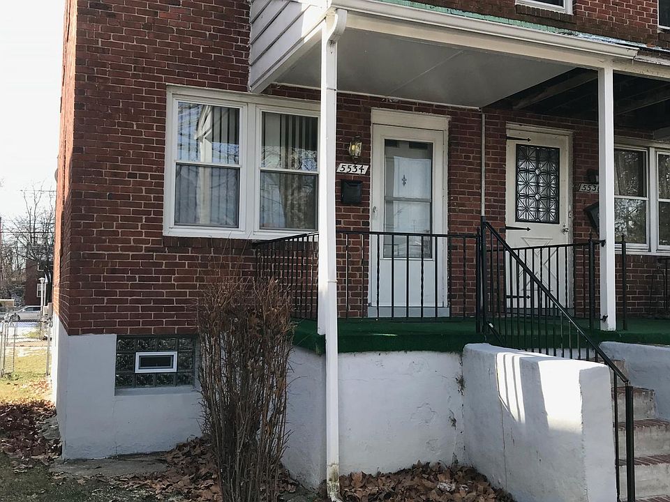 End Unit with Fenced Back Yard