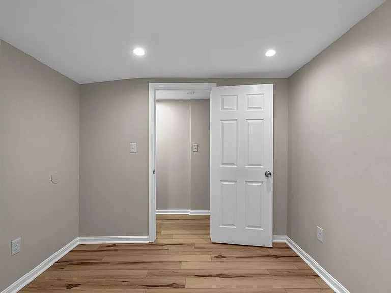 2042 E Fayette St — Photo 9