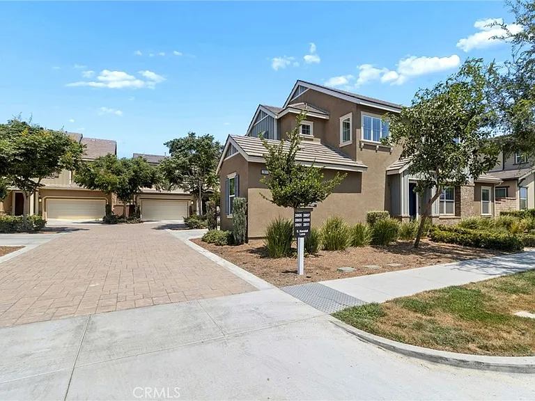 2811 E Kendall Ln — Photo 5