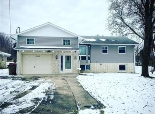 1609 NW 80th St, Clive, IA 50325