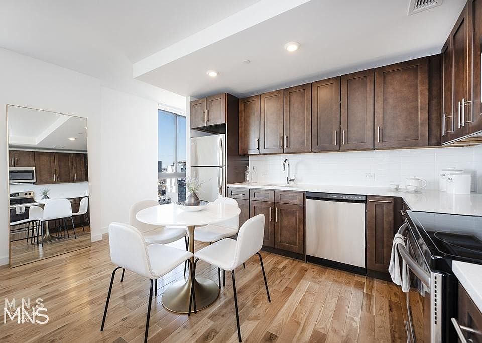1st image of 14736 94th Ave APT 21K