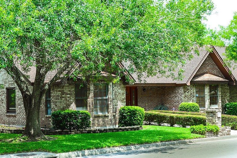 1st image of 5006 Oakmont Circle