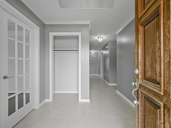 5th image of 2511 Chino Street