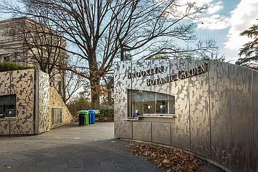 Rented by Dixon Advisory USA Inc.