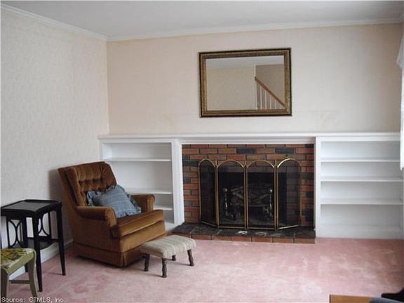 3rd image of 39 Avon Dr
