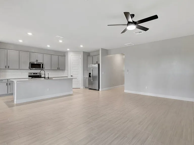 8606 Dahlia Cir — Photo 5